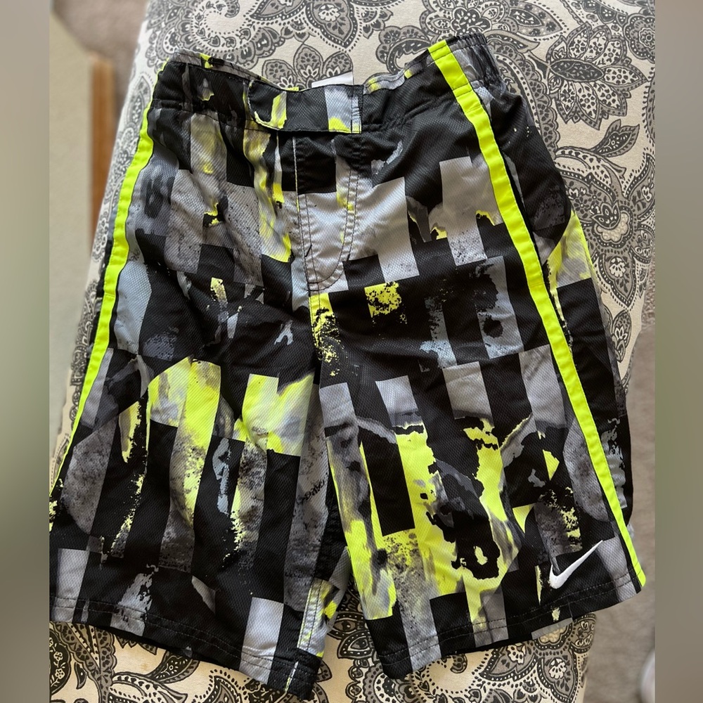 Nike swim trunks black/yellow youth S